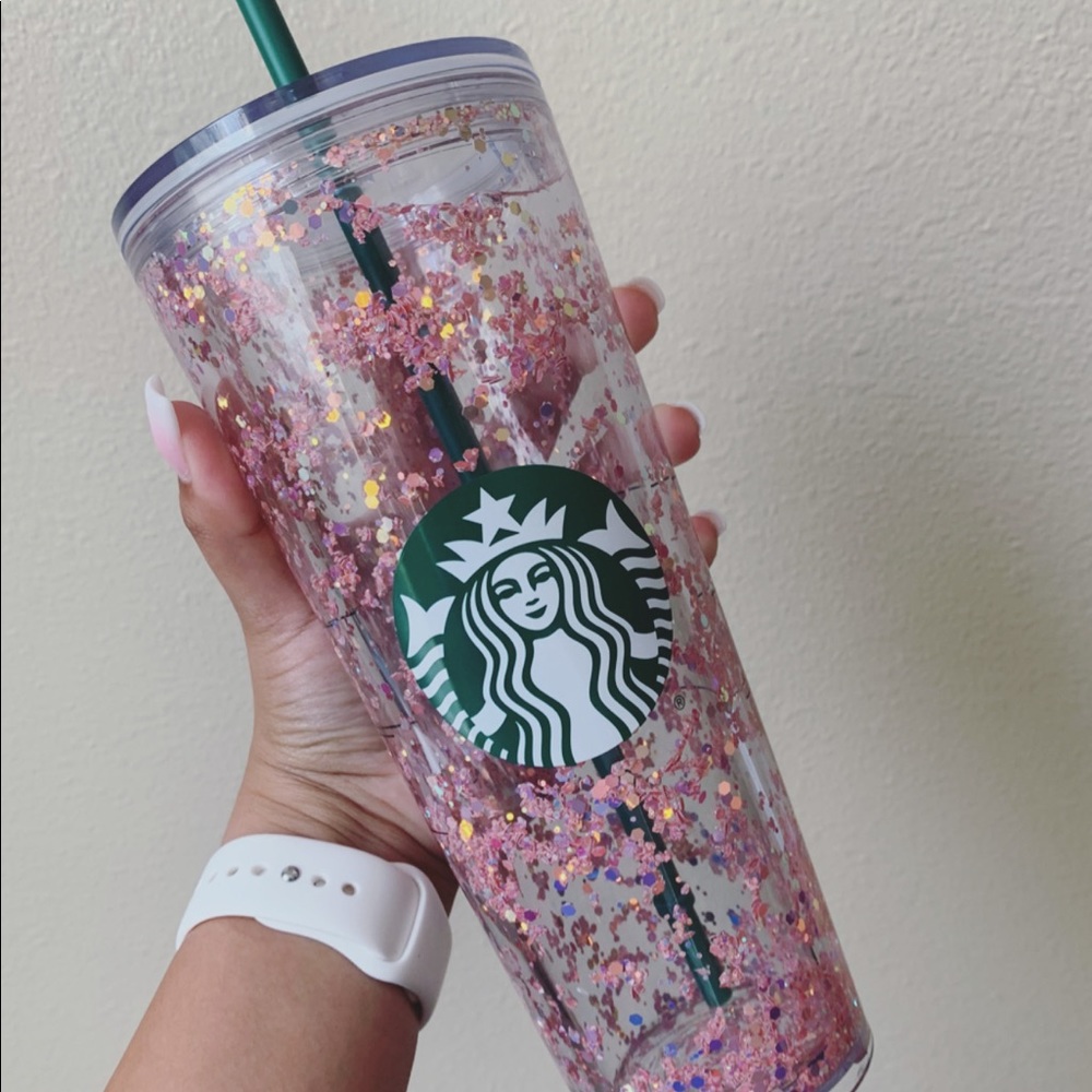 Glitter Starbucks tumblers